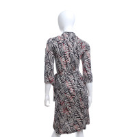 Diane Von Furstenberg Enveloppez robe avec imprimé graphique