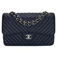 Chanel Classic Flap Bag Medium aus Leder in Blau