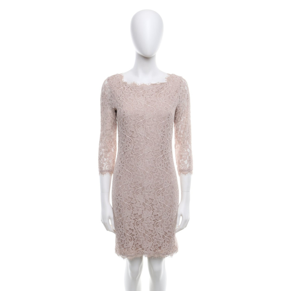 Diane Von Furstenberg Lace dress in Nude