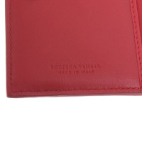 Bottega Veneta Täschchen/Portemonnaie aus Leder in Rot