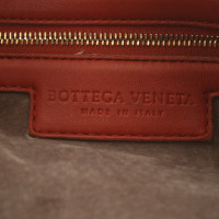 Bottega Veneta "Maxi Veneta Bag" en rouge rouille