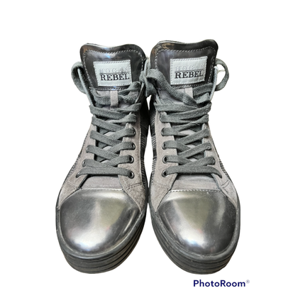 Hogan Sneakers aus Wildleder in Grau