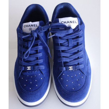 Chanel Sneakers aus Leder in Blau