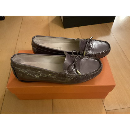 Agl Slippers/Ballerinas Patent leather in Grey