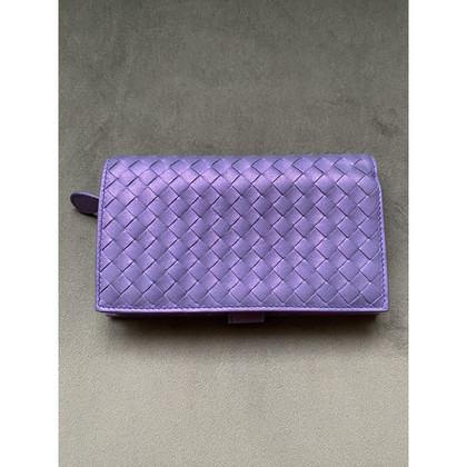 Bottega Veneta Täschchen/Portemonnaie aus Leder in Violett