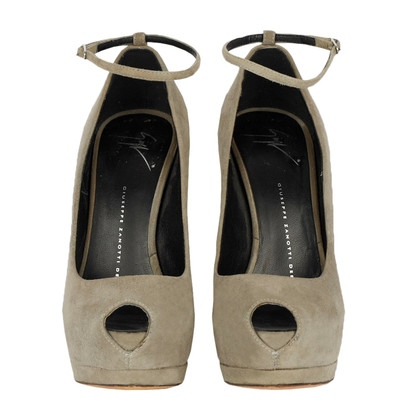 Giuseppe Zanotti Pumps/Peeptoes Suede in Taupe