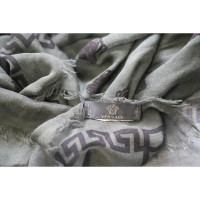 Gianni Versace Schal/Tuch aus Seide in Grau