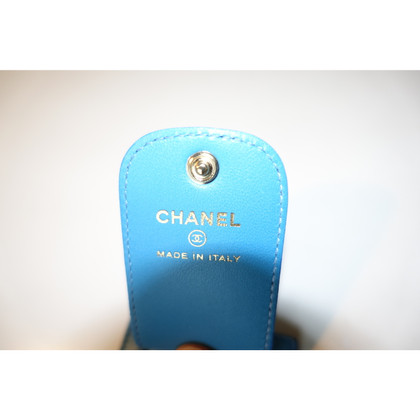 Chanel Täschchen/Portemonnaie aus Leder in Blau
