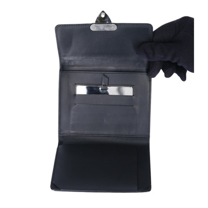 Louis Vuitton Täschchen/Portemonnaie aus Lackleder in Schwarz