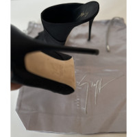 Giuseppe Zanotti Pumps/Peeptoes en Noir