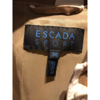 Escada Jacke/Mantel aus Baumwolle in Creme