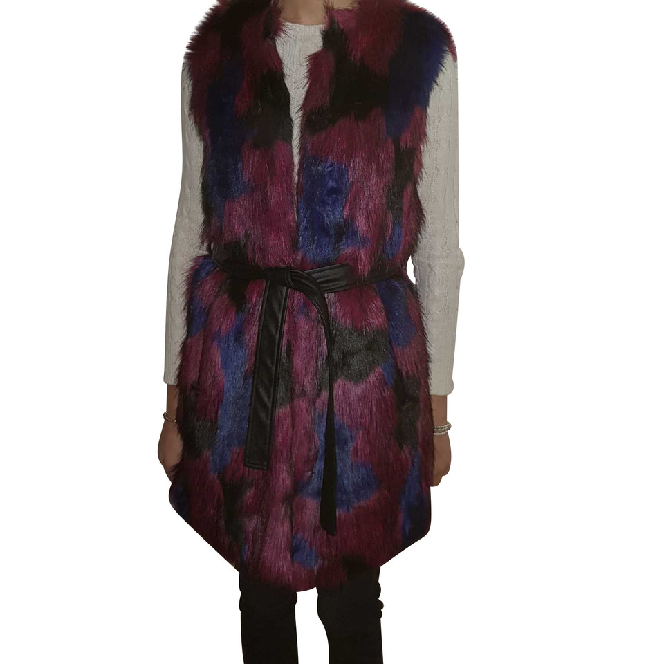 Forever Unique Gilet en Fourrure en Bordeaux