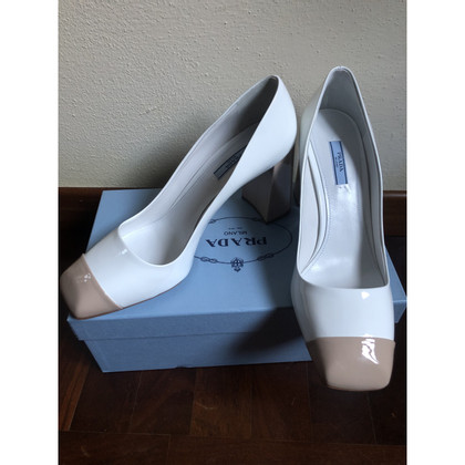 Prada Pumps/Peeptoes Patent leather in White