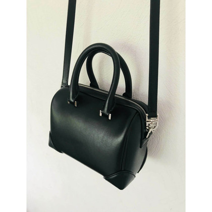 Givenchy Lucrezia Bag Micro 20,5 aus Leder in Schwarz