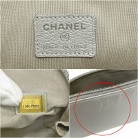 Chanel Clutch aus Leder in Silbern