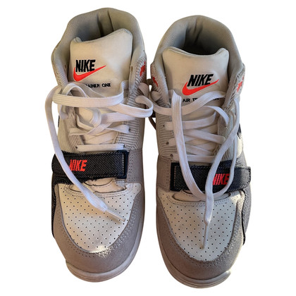Nike Chaussures de sport en Denim en Gris