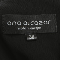 Ana Alcazar Robe en noir et blanc