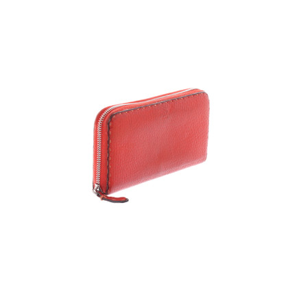 Fendi Täschchen/Portemonnaie aus Leder in Rot