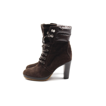 Moncler Ankle boots Suede in Brown