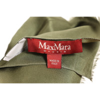 Max Mara Studio Scarf/Shawl Silk in Green