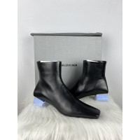 Balenciaga Ankle boots Leather in Black
