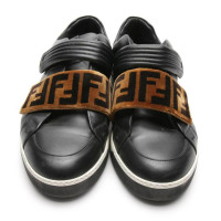 Fendi Sneakers aus Leder in Schwarz