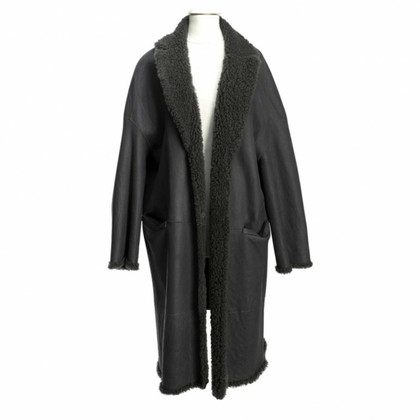 Brunello Cucinelli Jacke/Mantel aus Pelz in Grau