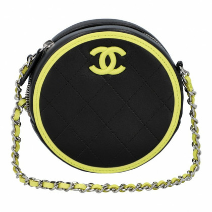Chanel Round as Earth Crossbody Bag aus Leder in Schwarz