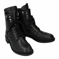 Chanel Stiefel aus Leder in Schwarz