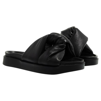 Inuikii Sandals Leather in Black