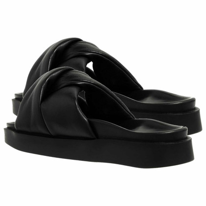 Inuikii Sandals Leather in Black