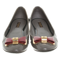 Louis Vuitton Slippers/Ballerinas Patent leather in Grey