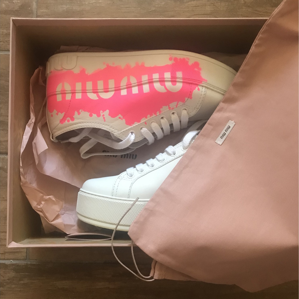 Miu Miu Sneakers Leer in Wit