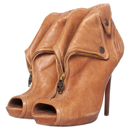 Alexander McQueen Ankle boots Leather in Brown