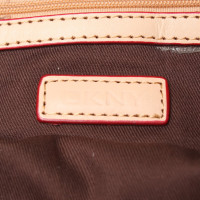 Dkny modello tasca logo frontale