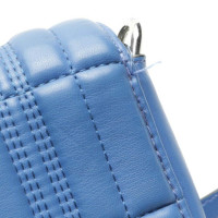 Calvin Klein Umhängetasche aus Leder in Blau