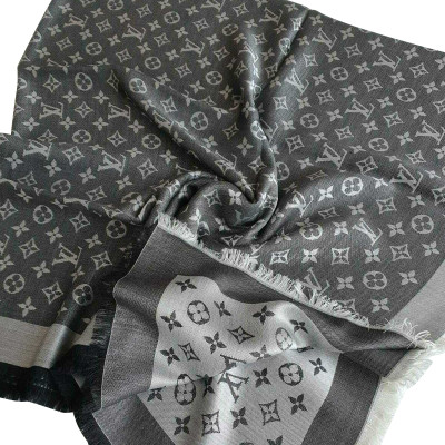 Louis Vuitton Schal/Tuch aus Baumwolle - Second Hand Louis Vuitton Schal/ Tuch aus Baumwolle gebraucht kaufen für 150€ (6669252)