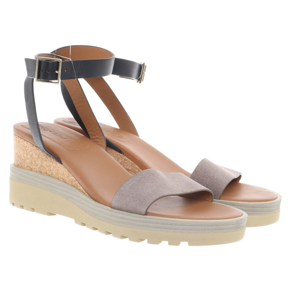 See By Chloé Wedges in taupe / black