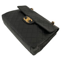 Chanel Classic Flap Bag Jumbo Leather in Black