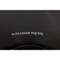 Alexander McQueen The Bucket Bag aus Leder in Schwarz
