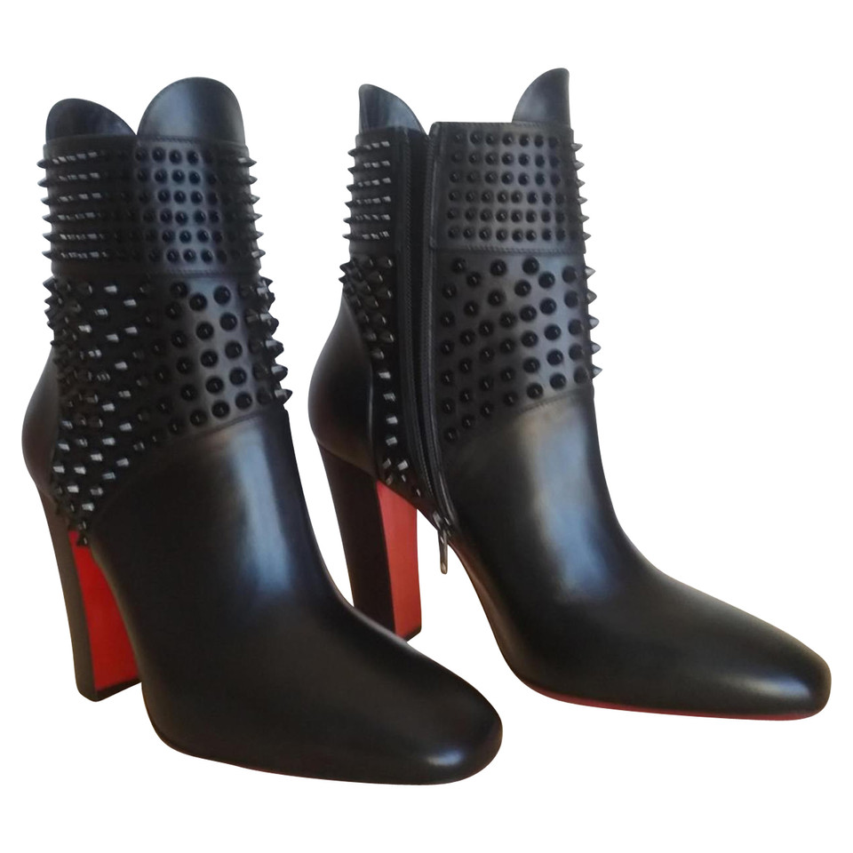 Christian Louboutin Ankle Boots mit Nieten