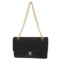 Chanel Classic Flap Bag Medium in Nero