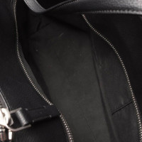 Calvin Klein Umhängetasche aus Leder in Schwarz
