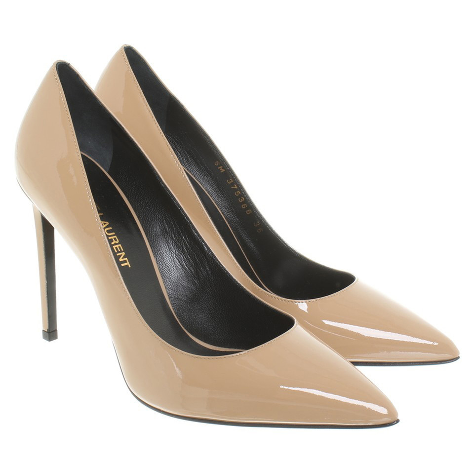 Yves Saint Laurent pumps in vernice