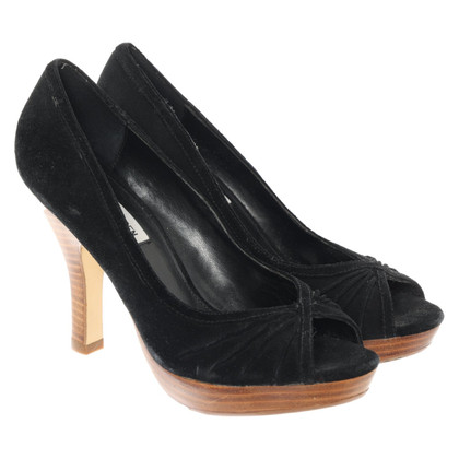 Steve Madden Pumps/Peeptoes aus Wildleder in Schwarz