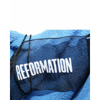 Reformation Kleid aus Viskose in Blau