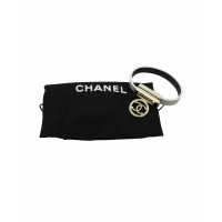 Chanel Armreif/Armband aus Leder in Weiß