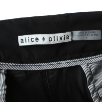 Alice + Olivia Short en cuir noir