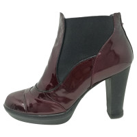 Tod's Ankle boots Patent leather in Bordeaux