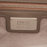 Hugo Boss Handtasche mit Metallic-Beschichtung